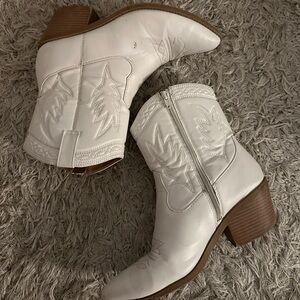 White cowgirl boots